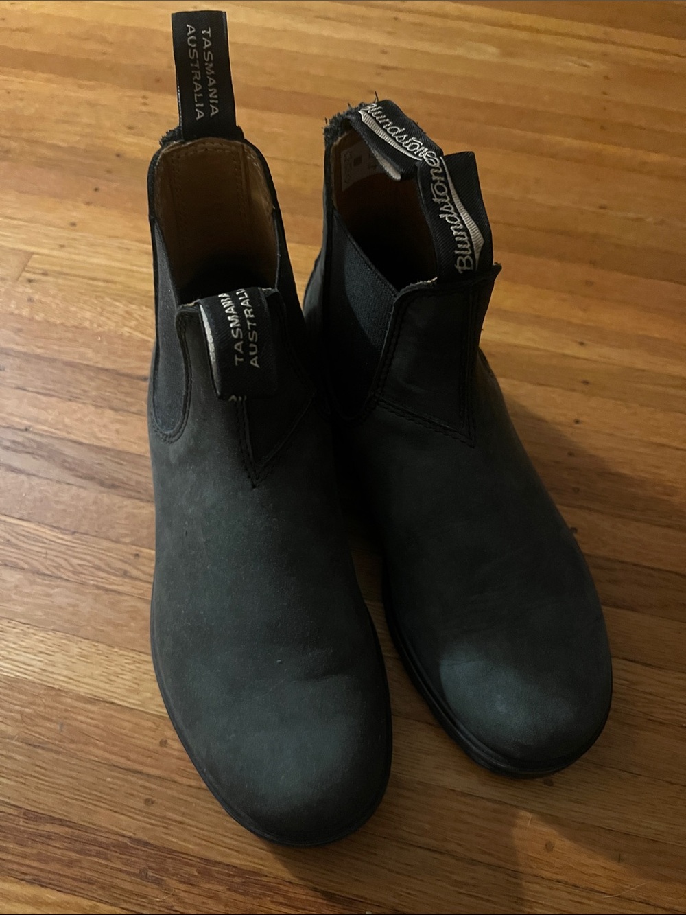 Blundstone rustic black Chelsea boots